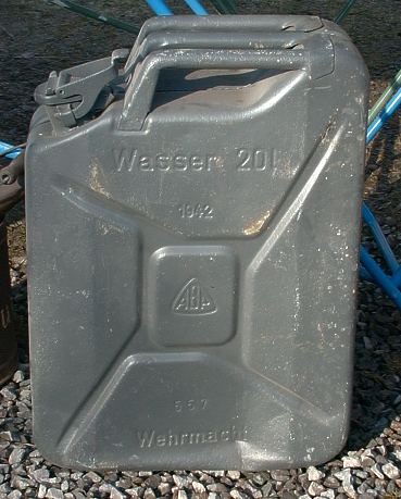 watercan.jpg (37122 Byte)